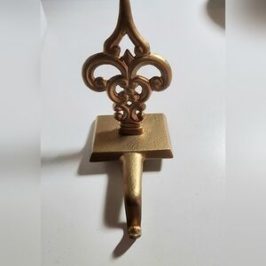 NWT Lillian Vernon gold stocking holder